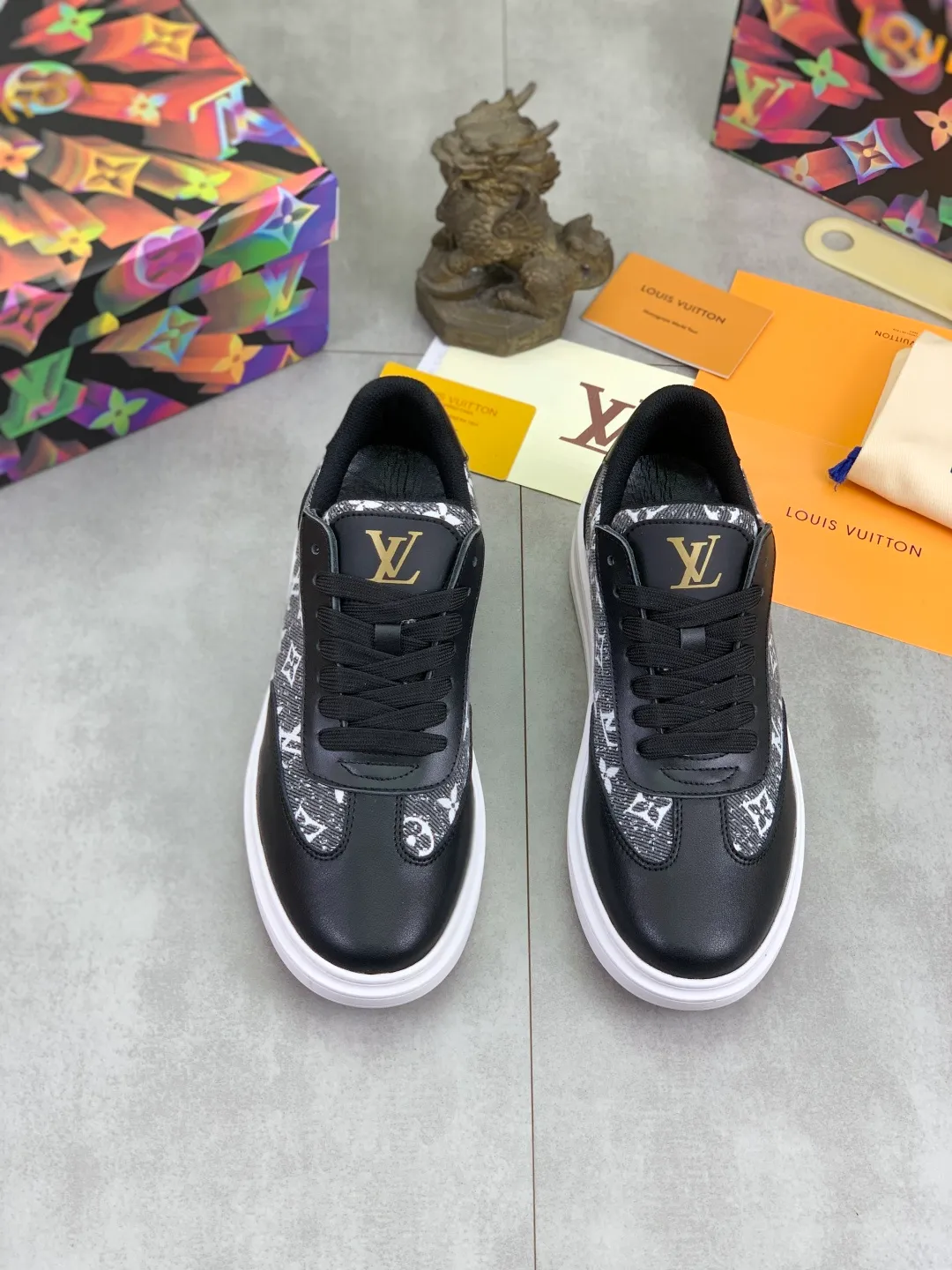 Men's men's shoes💰P520💰[New model]🆘High quality cowhide [Louis Vuitton]LV official website latest model🎁casual and fashionable men's shoes👟hot style💥simple and elegant style, exclusive for trendy men. Unique official website latest brand elements👑original decoration, fashionable and generous, the fabric is made of original denim➕comfortable and breathable mesh lining➕cow leather feet ✅The official website specifies wear-resistant casual outsole, the classic model is taken in real life🎬Color: 5⃣️colors available😍Number of codes: 38-44 Full set of packaging